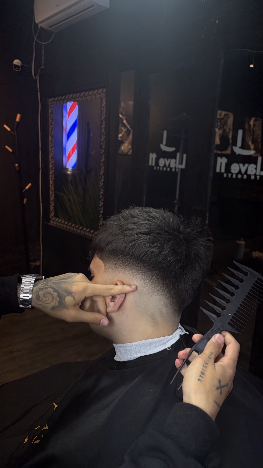 Trabajo de corte de pelo en el Studio Llave 11